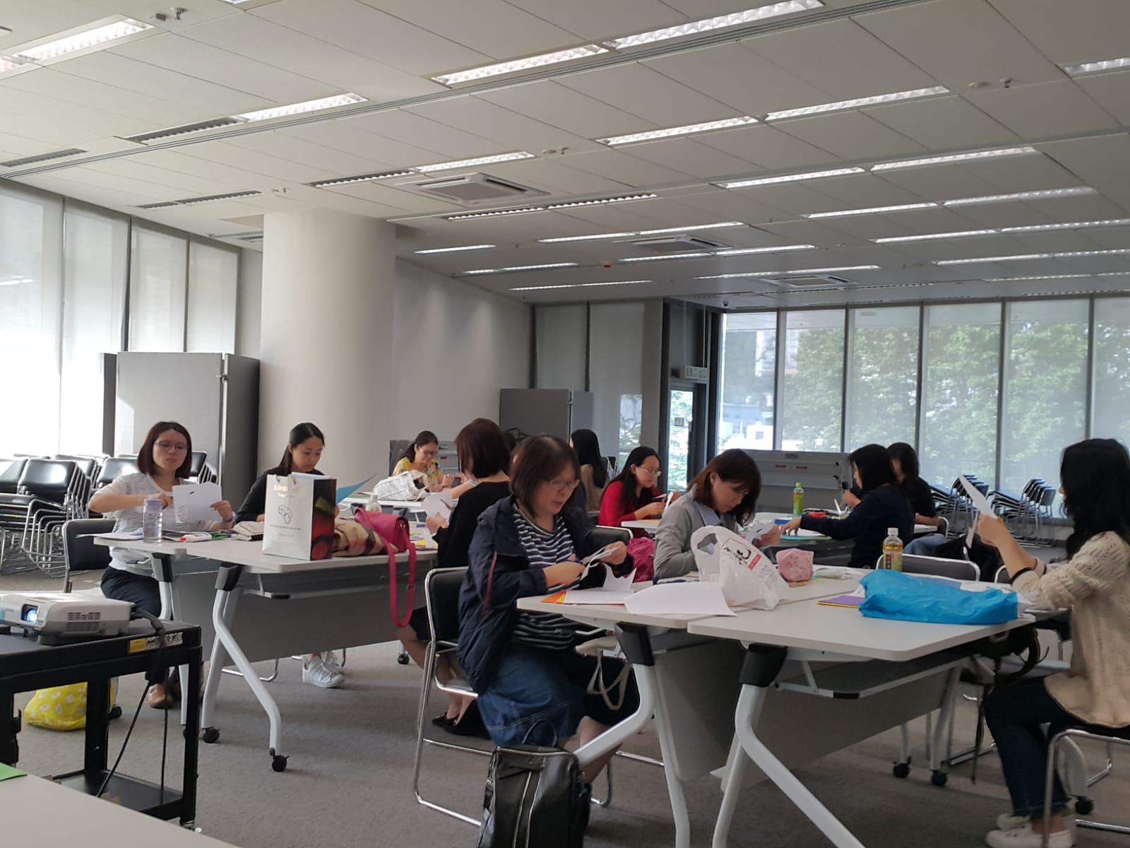 12月1日_學生創意展示方式講座— 認識Lapbook與Displayboard製作工作坊.jpg 12月1日_學生創意展示方式講座— 認識Lapbook與Displayboard製作工作坊.jpg